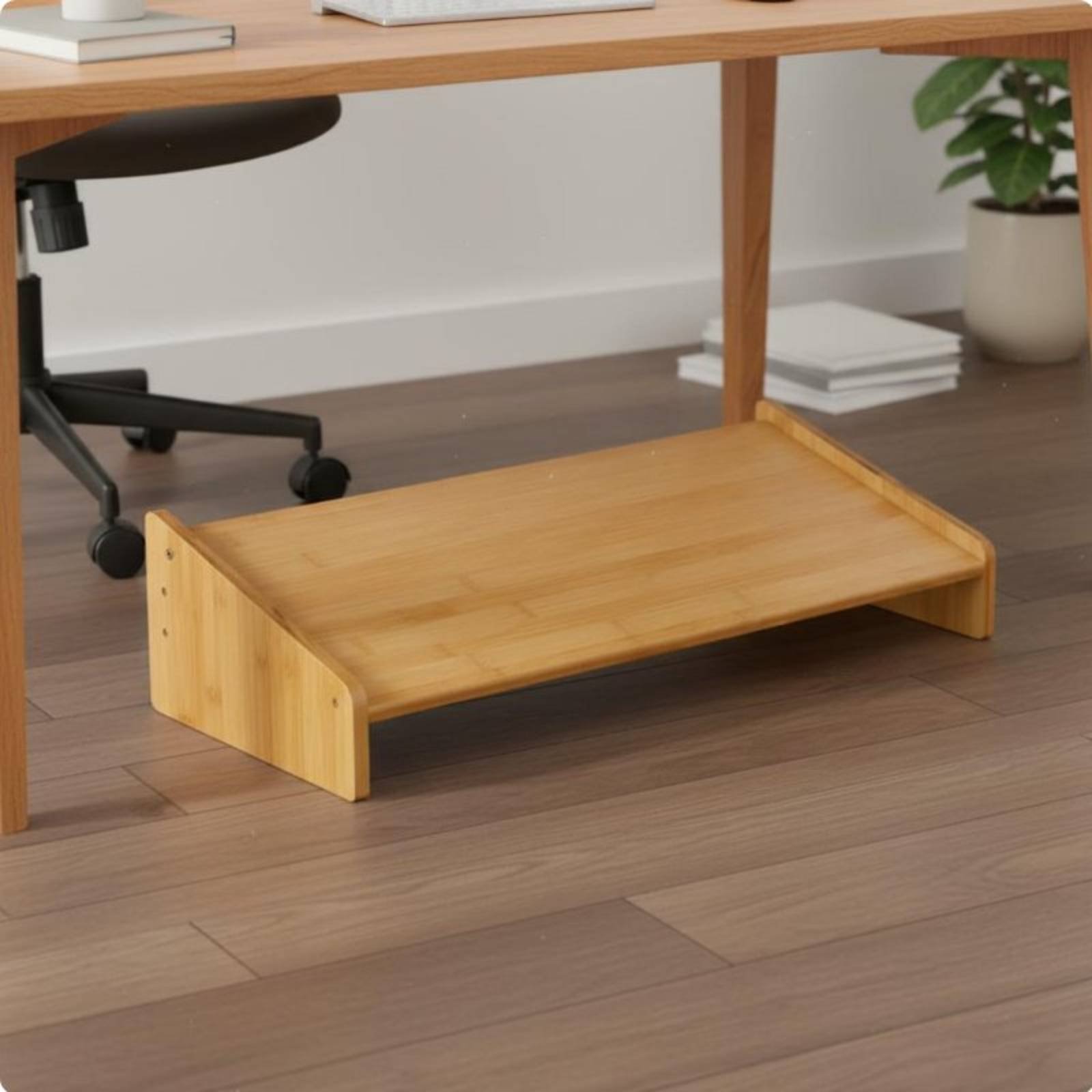 Voetsteun onder het bureau Bre - Office Furniture recensie en prijs